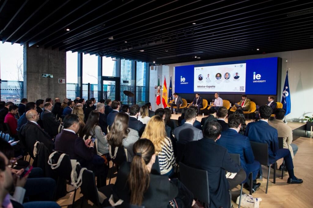 El prestigioso economista Diego García del Río participó junto a Néstor Camarillo, Senador de la República Méxicana, en una ponencia sobre inversión y economía en la prestigiosa IE University 4 prestigioso economista Diego Garcia del Rio 3